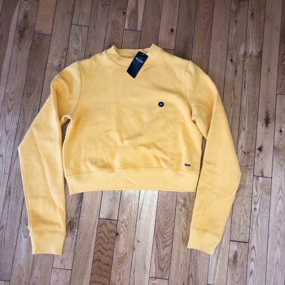 Hollister Crop Crew-Neck - Picture 2 of 3